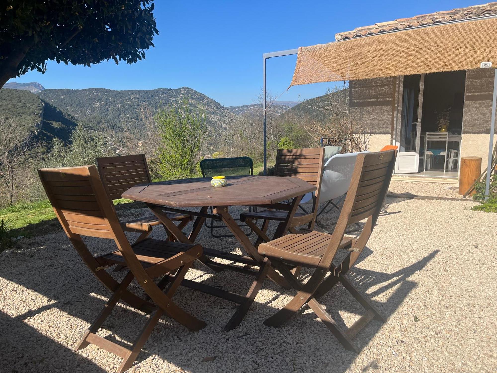 Villa Cabanon entouré de montagnes et d'oliviers à Nyons Extérieur photo