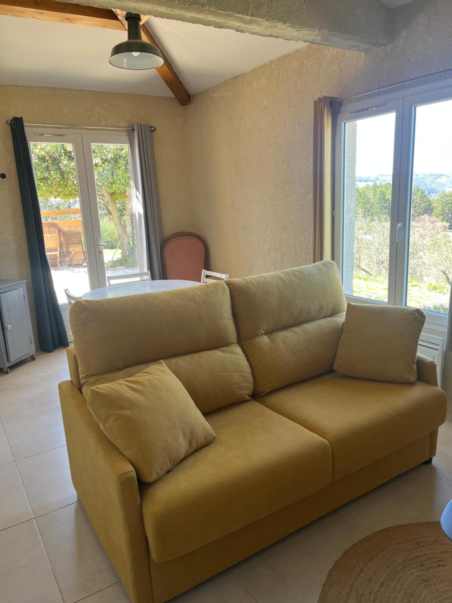 Villa Cabanon entouré de montagnes et d'oliviers à Nyons Extérieur photo